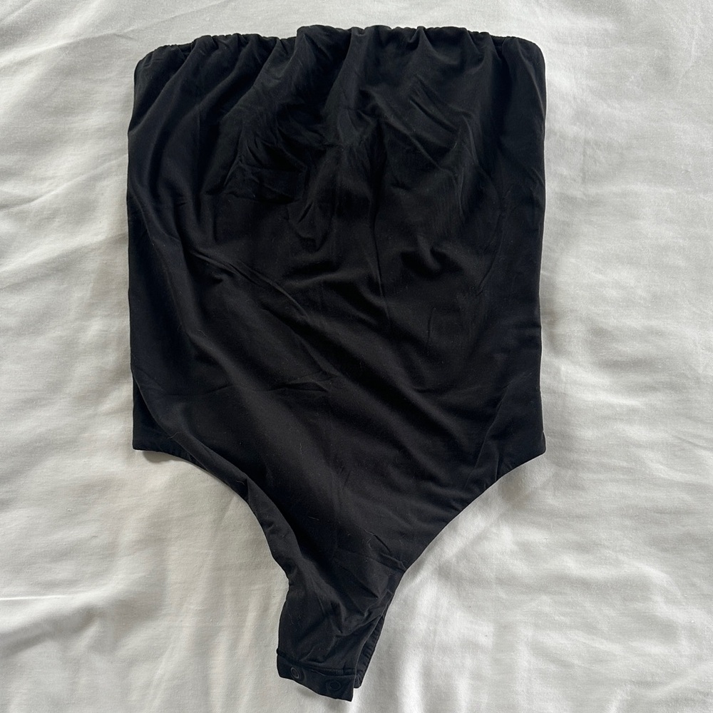 SKIMS FITS EVERYBODY STRAPLESS BODYSUIT